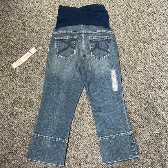 A PEA IN THE POD | cropped maternity jeans SMALL - Picture 4 of 5